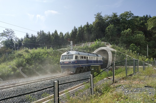 1567392540955046.jpg 湖南蒙華鐵路項(xiàng)目順利完成動(dòng)態(tài)驗(yàn)收.jpg