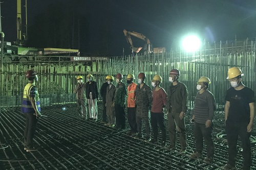 武漢臨空港污水處理廠項目挑燈夜戰搶進度為7月進水開足馬力 (1).jpg